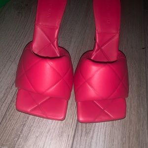 Selling these bottegas. Size 38 1/2 tight fit